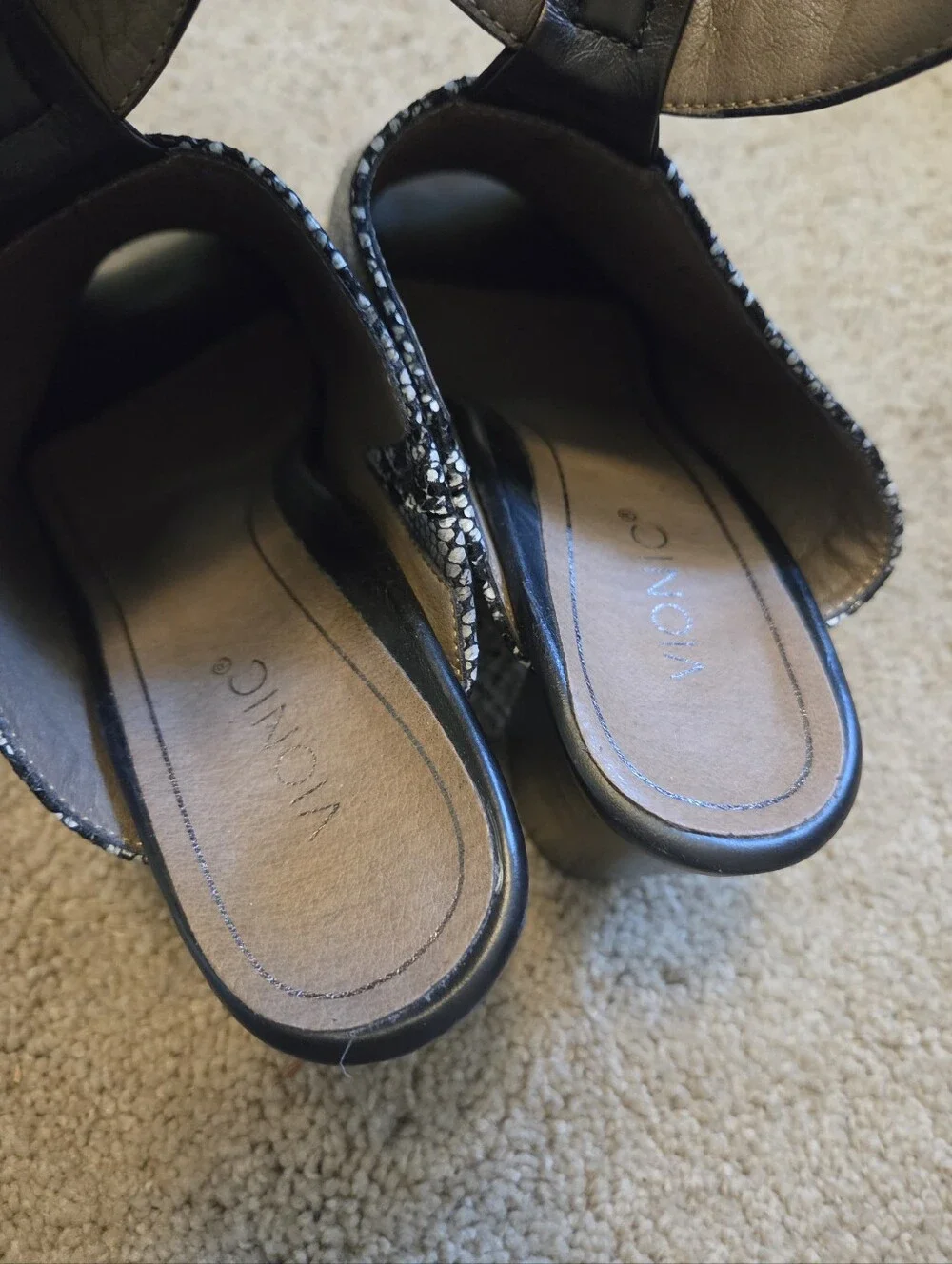Vionic Kaia Snake Print BLACK GRAY Ankle Strap Block Heels Peep Toe Size 8W